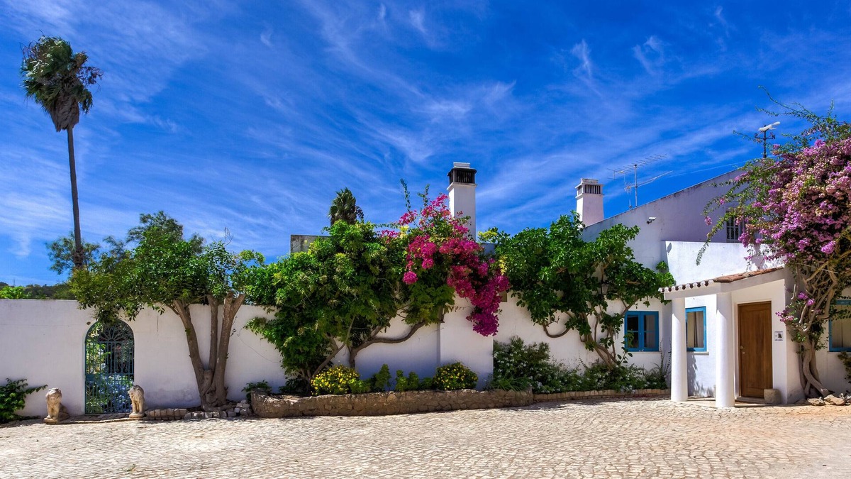 Lagos Villa | Boutique Farmhouse very Large Heated Private Pool 4 bedrooms 4 bathrooms