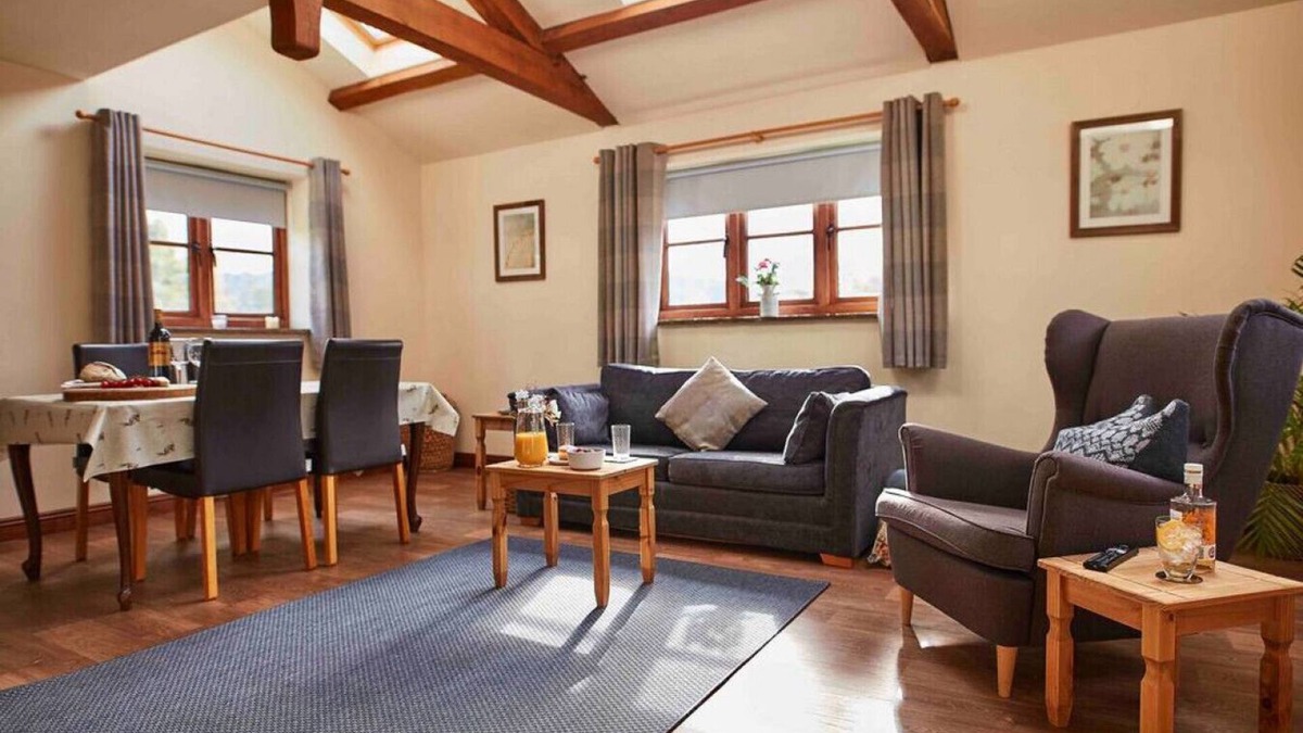 Monmouth Other | Boutique one-bedroom cottage in a stunning countryside location with hot tub
