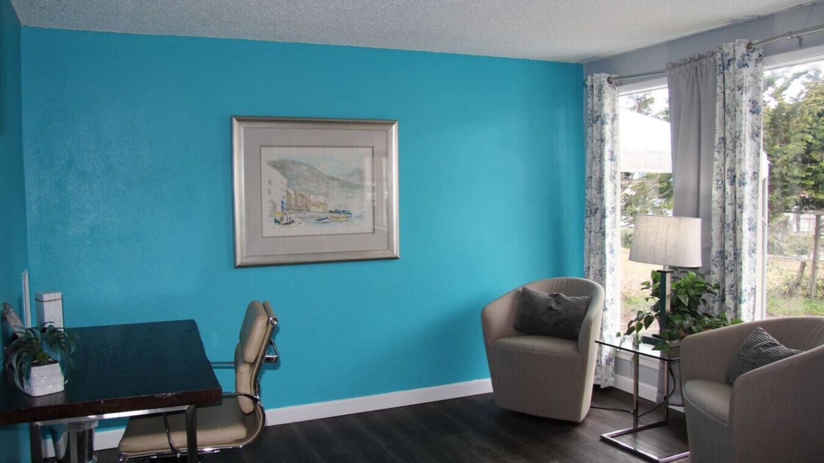 West Hills Apartment | Boutique Room with Kitchen -Naval Suites -226