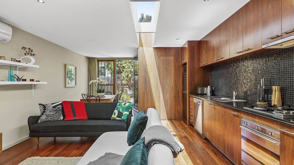 North Melbourne House | BOUTIQUE STAYS - Curran Terrace
