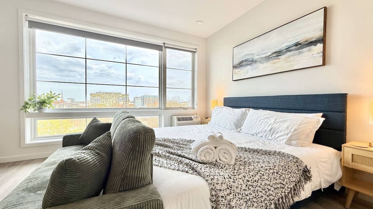 Poplar Apartment | Boutique Studio with Rooftop View and Gym