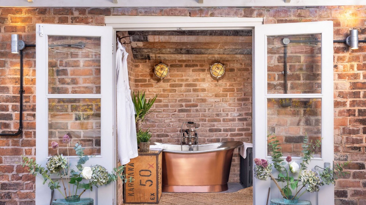 Nantwich Apartment | Boutique, three storey Georgian Town House, ground floor apartment with garden