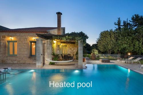 Maza Villa | BOUTIQUE VILLA PETRA AMANDA Heated pool optional