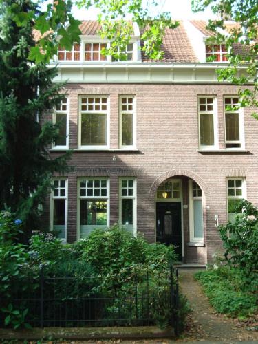 Eindhoven Hotel | Boutiquehotel Sycamore - Protected City View - 950m from Central Station