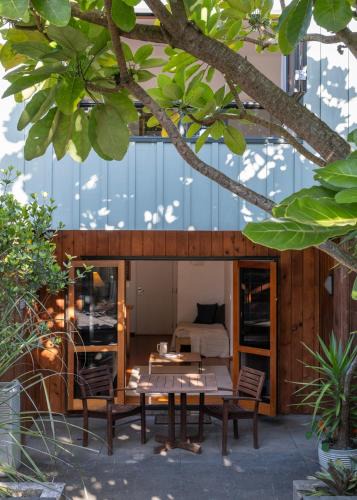 Raglan Hotel | Bow Street Apartments & Cottage