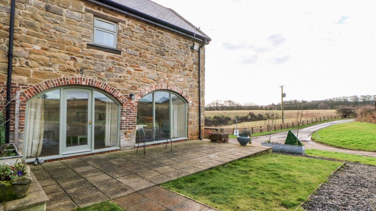 Kibblesworth Cottage | BOWES BARN, pet friendly, character holiday cottage in Ouston