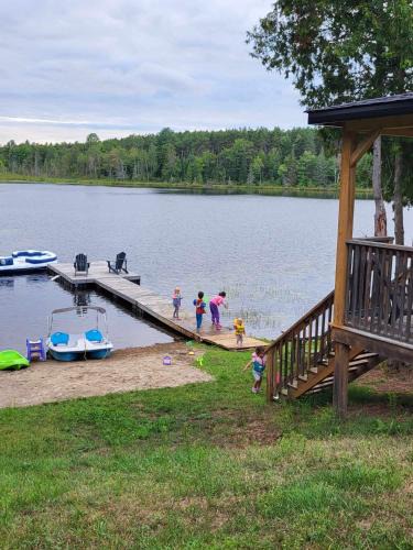 Faraday House | BowLakeHouse - Lakefront Cottage with Beach