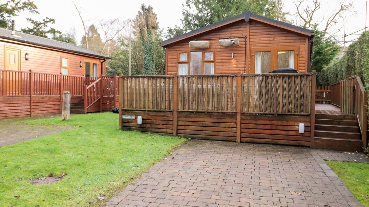 Bowness-on-Windermere Cottage | BOWNESS BAY LODGE, family friendly in Bowness-On-Windermere