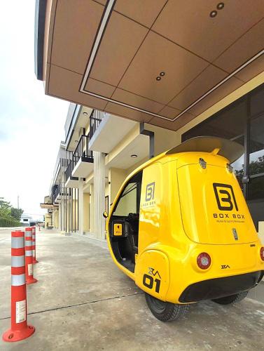 Sattahip Hotel | BOX BOX Hotel and Sports Restaurant