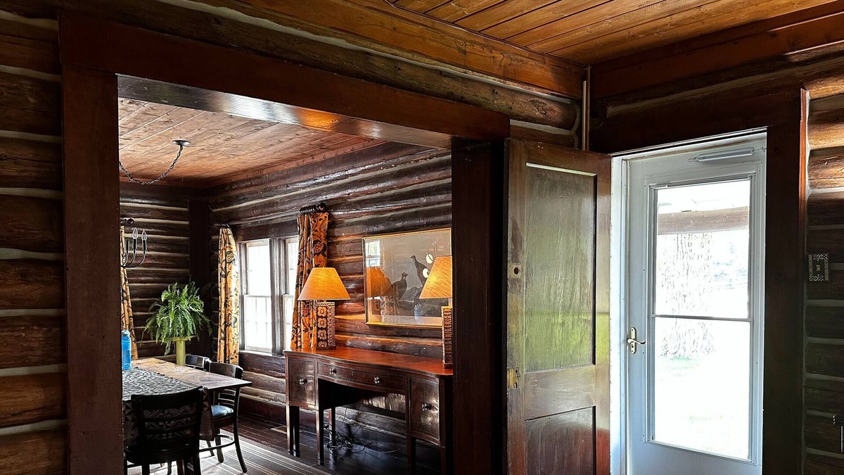Sheridan House | Bozeman Trail Cabin in Bighorn, WY