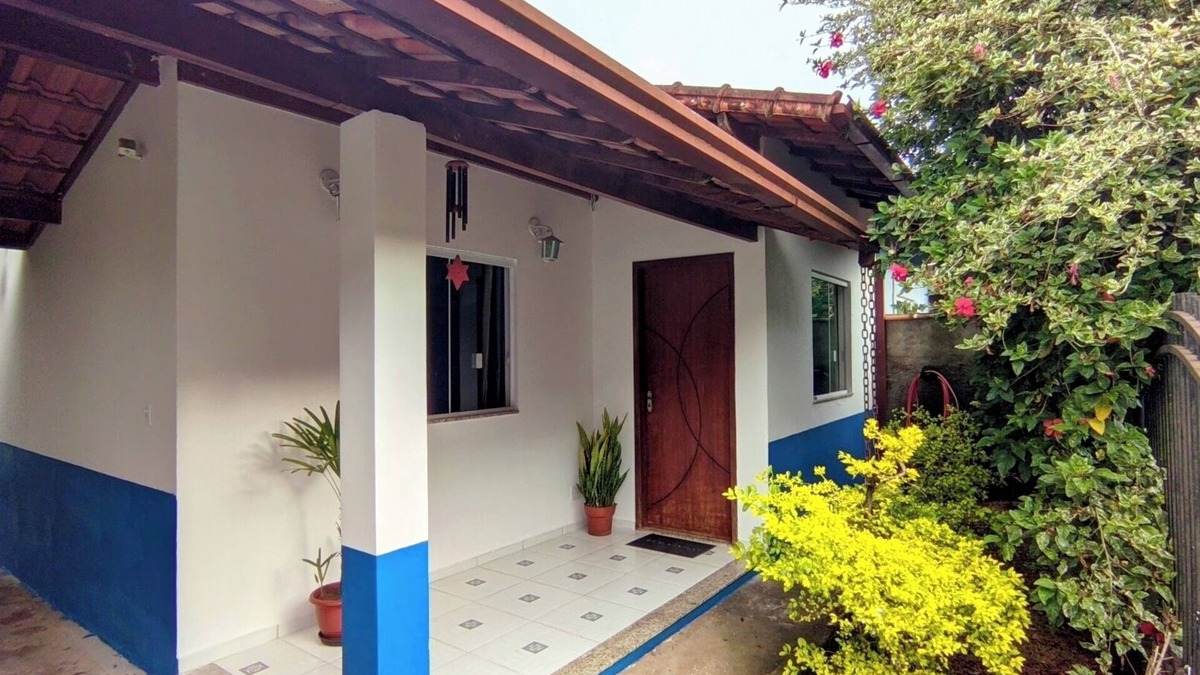Cachoeiras de Macacu House | House with 2 bedrooms, barbecue and garage. Close to the river. Pets accepted!