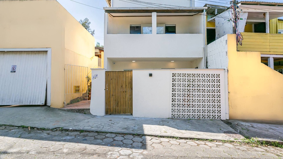 Lagoa da Conceicao Apartment | Modern and Cozy Studio in the Center of Lagoa