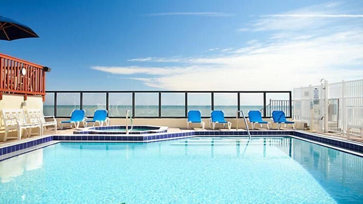Ormond Beach Apartment | Bracing Outrigger Beach Club, Beach View Suite