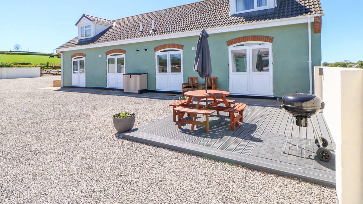 Durham Cottage | BRACKEN COTTAGE, family friendly, with a garden in Shadforth