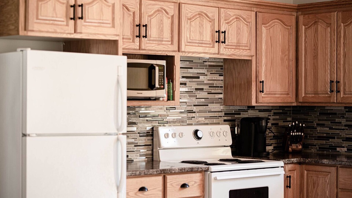 Brackley Beach Cottage | Brackley Beach retreat- 2 min from the beach Open windows 2 feel an ocean breeze