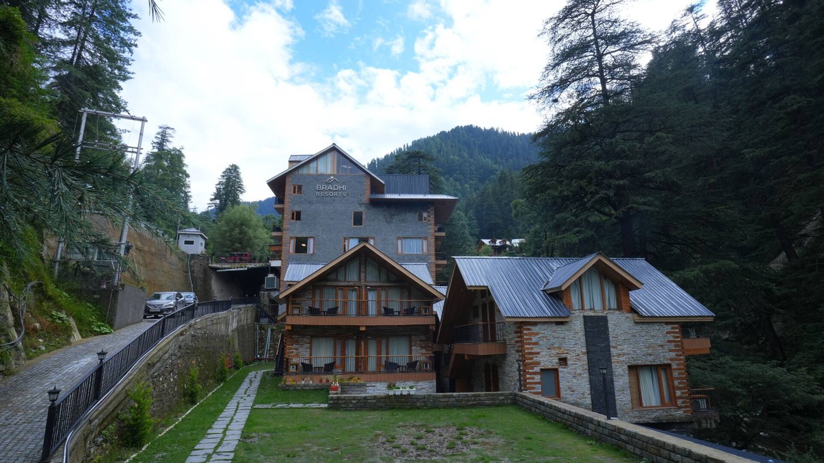 Ghiyagi Hotel | Bradhi - Riverside Resort Jibhi