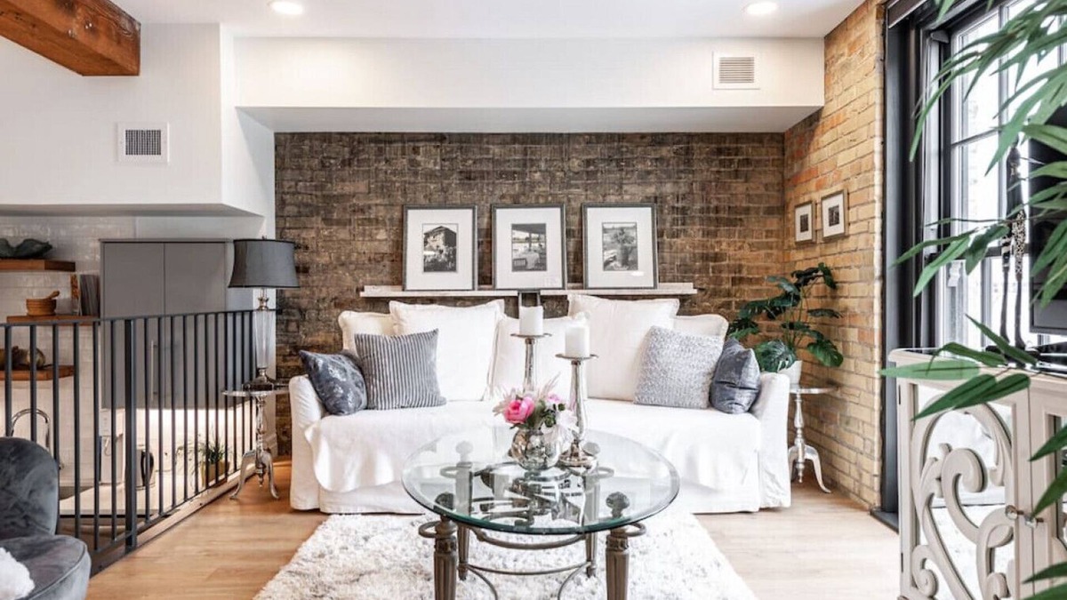 Stratford Apartment | Bradshaw Lofts: La Galleria