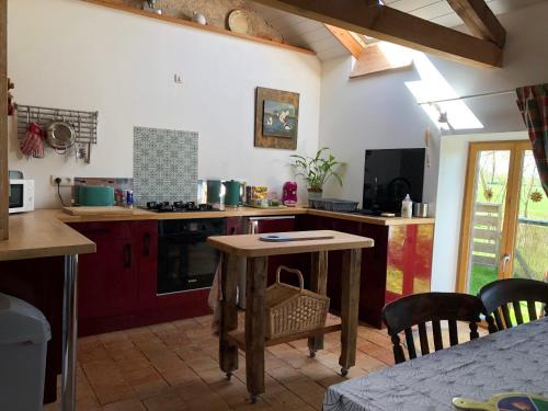 Saint-Didier-en-Donjon House | Bramble cottage