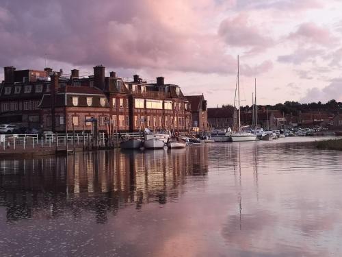 Holt Bed & Breakfast | Bramble Lodge