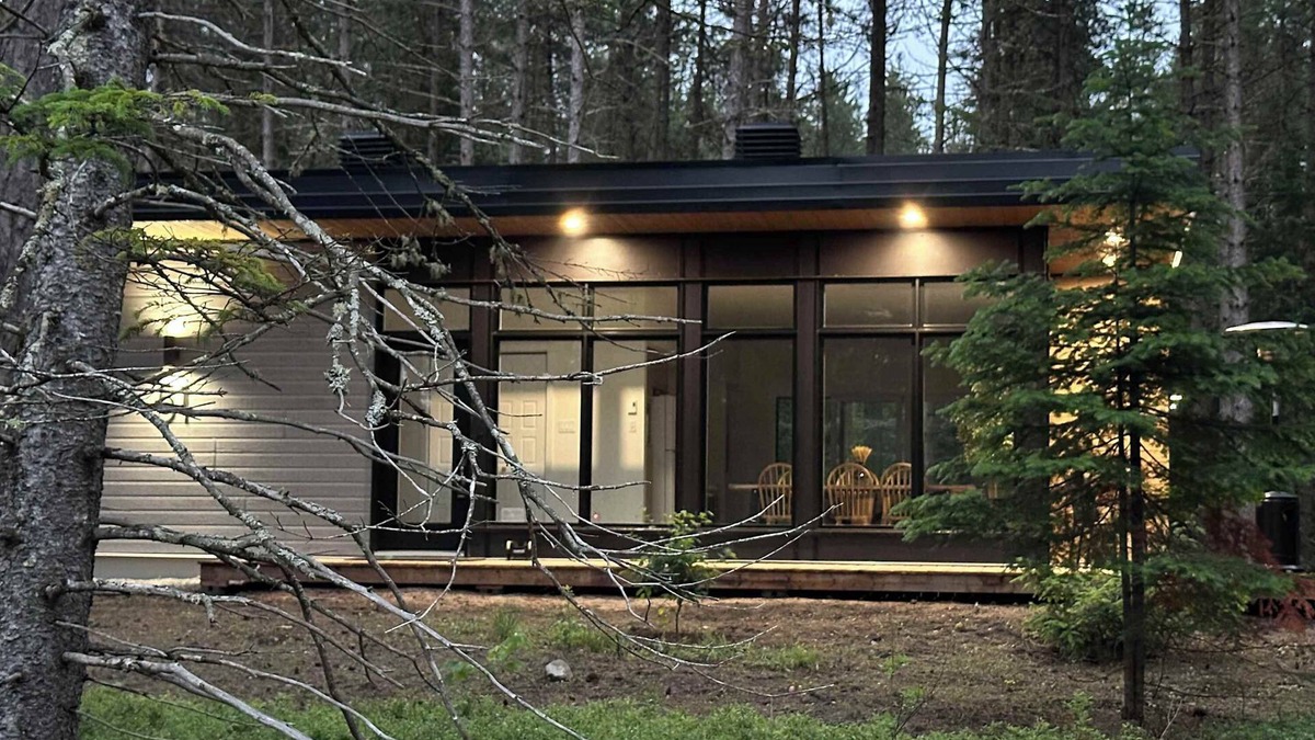 Mauricie Ski Chalet | Brand New with SPA - Le Repaire du Lievre Blanc