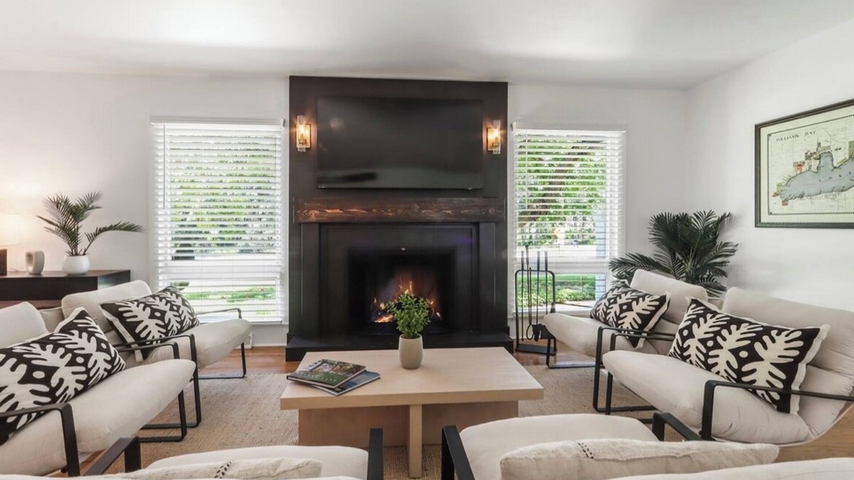 Fontana-on-Geneva Lake House | Brand new renovated home in Fontana!