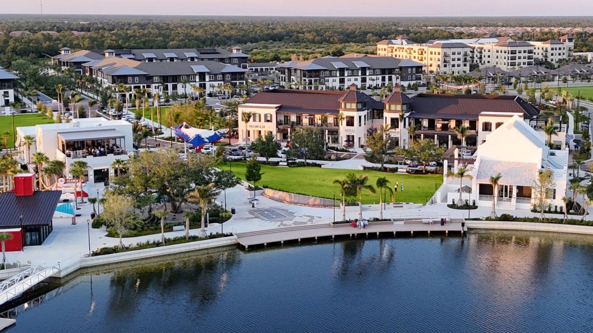 Venice Condo | Brand new 2 Bedroom/2 Bath Condo with Country club membership