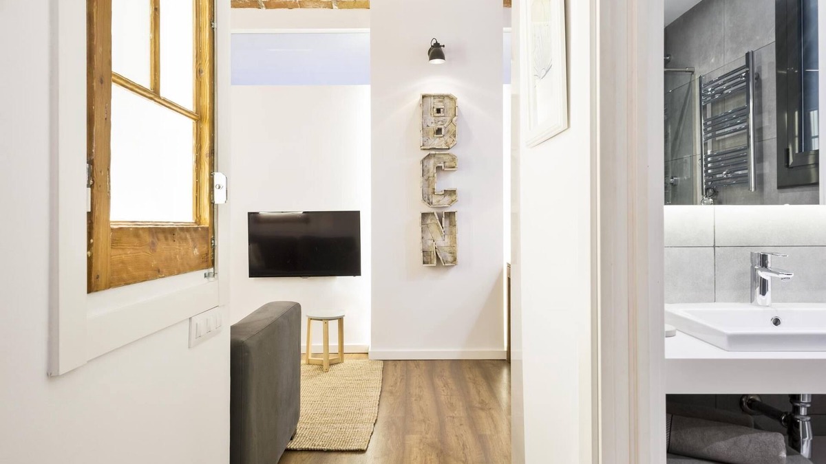El Poble-sec Apartment | Brand New 2 Bedroom Apartment In Trendy Poble Sec, 10 Minutes From Ramblas