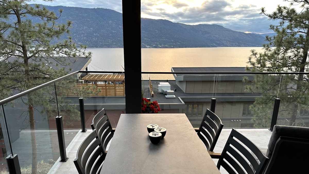 McKinley Condo | Brand new 2 Bedroom Lakeside luxury condo with amazing views and beaches below.