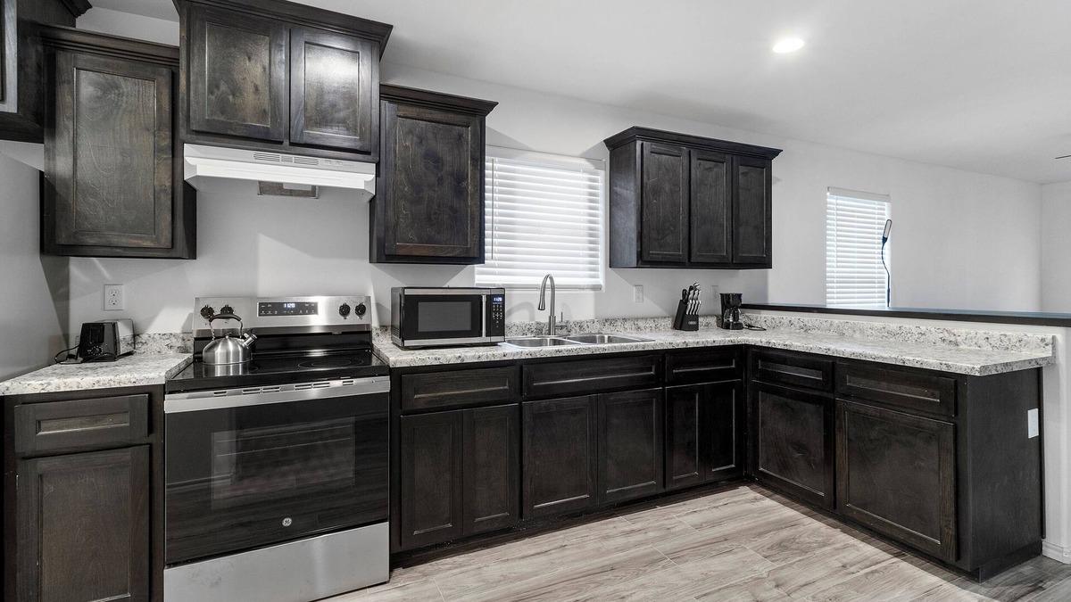 San Benito House | Brand New 3 bed house in central San Benito with AC, WiFi, and digital features