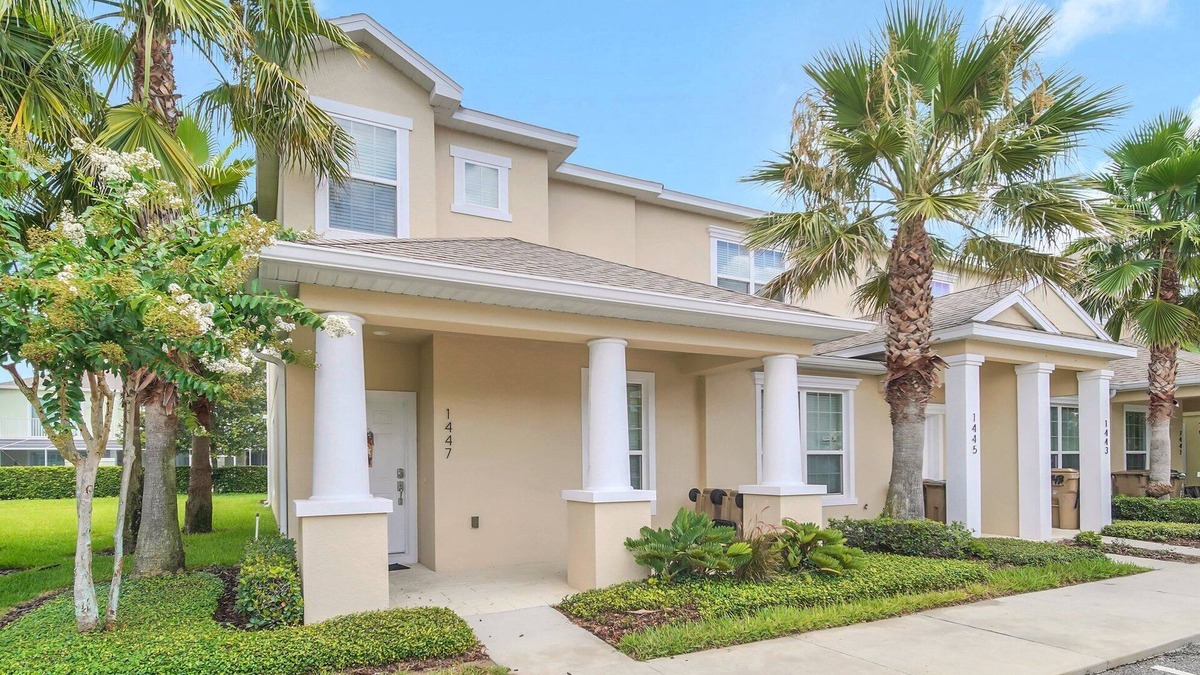 Clear Creek House | Brand New 3 bed Modern Town Home On a Luxury Development Close to Disney