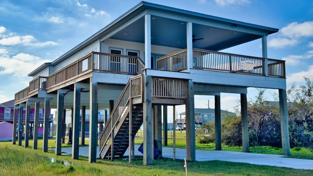 Surfside Beach House | Brand new 3-bedroom beach house, just a few blocks from the ocean