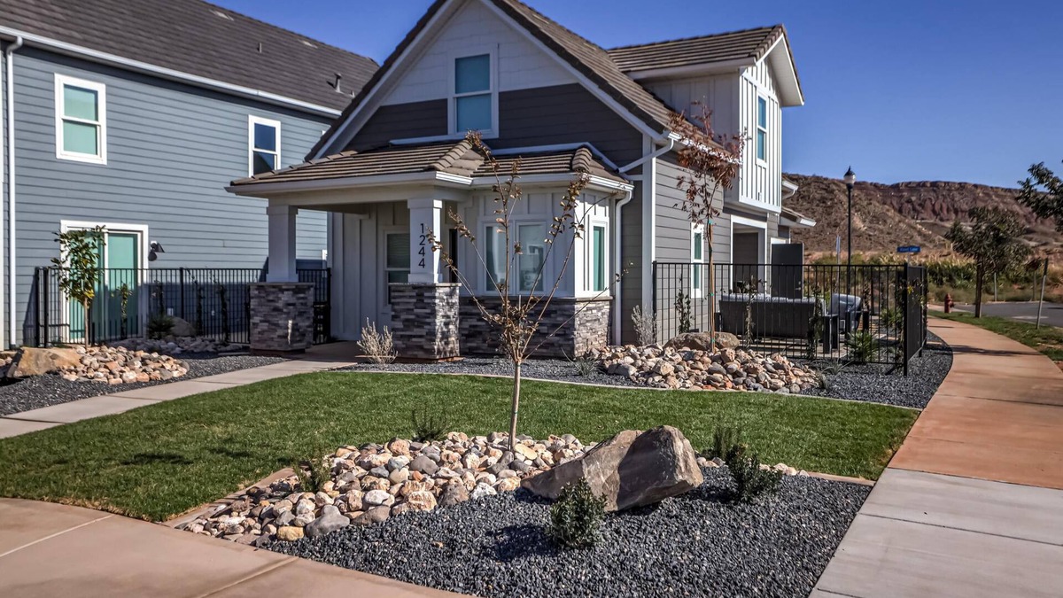 St. George House | Brand New | 3 Bedroom | Lazy River and Mini Golf | Cottage | SC