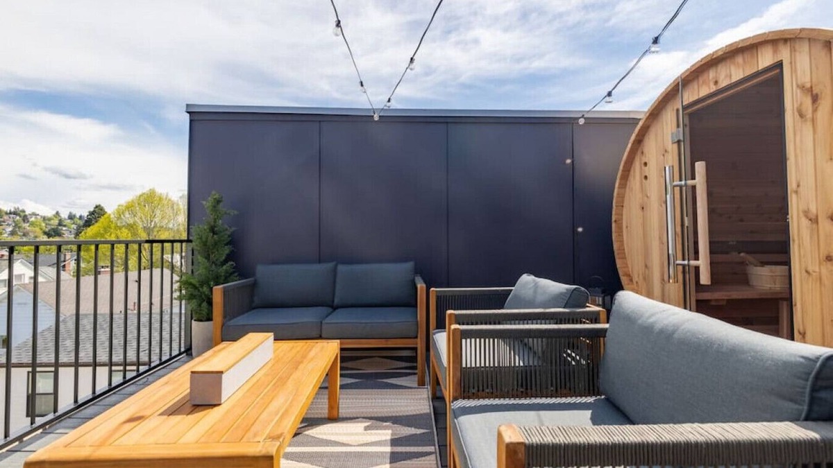 West Woodland House | Brand New 3BR Retreat | Sauna | Private Rooftop