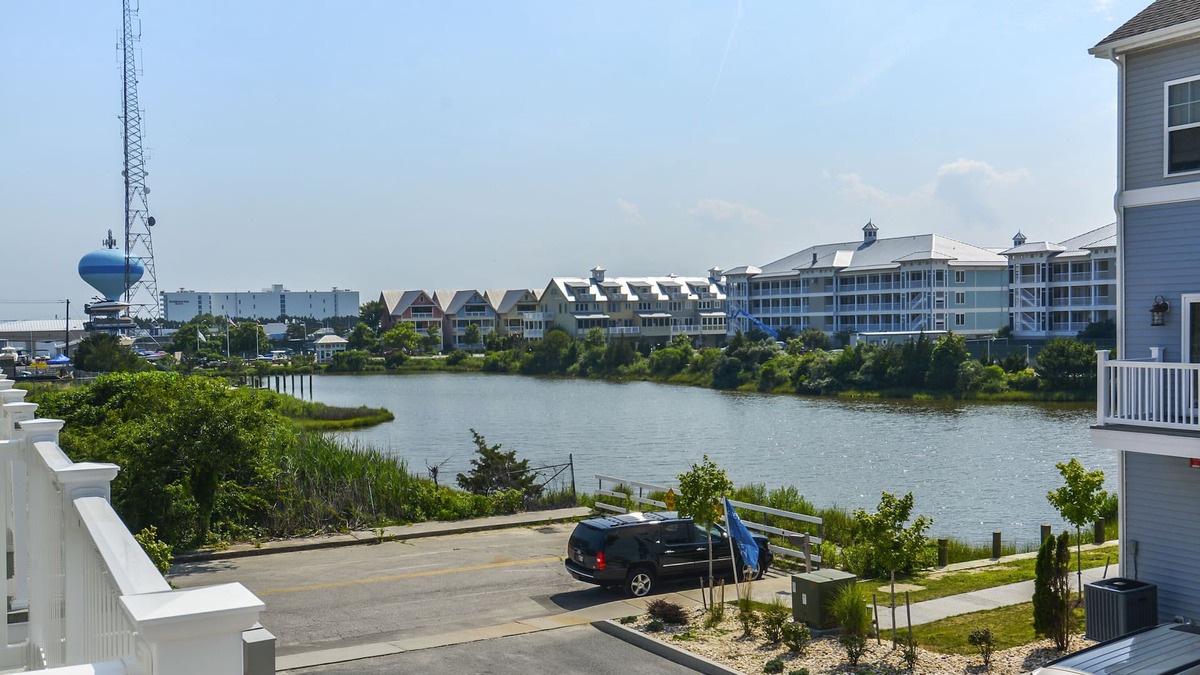 Midtown Ocean City House | Brand New! 4-Br Bayside Townhome, Water and Pool View, Beach 1 block, Free WiFi