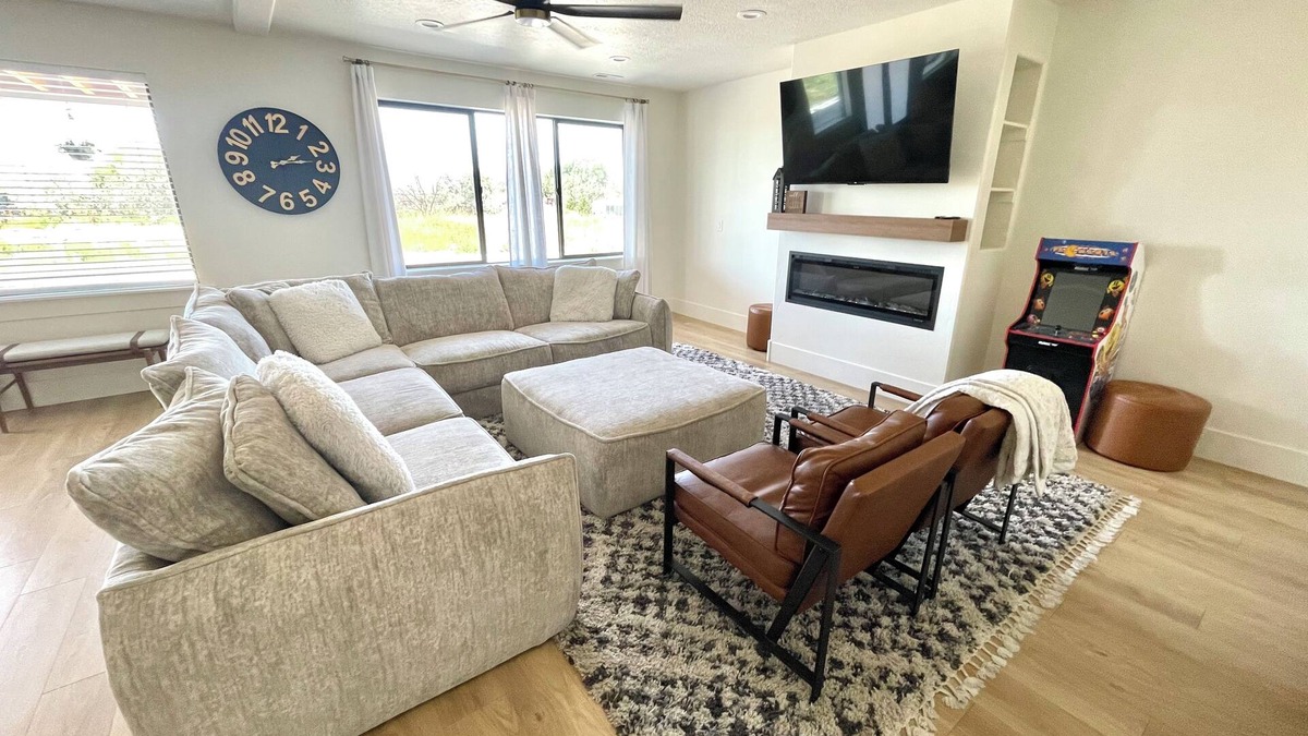 Lindon Apartment | Brand new apartment, sleeps 10, IDEAL location in Utah county. High end finishes