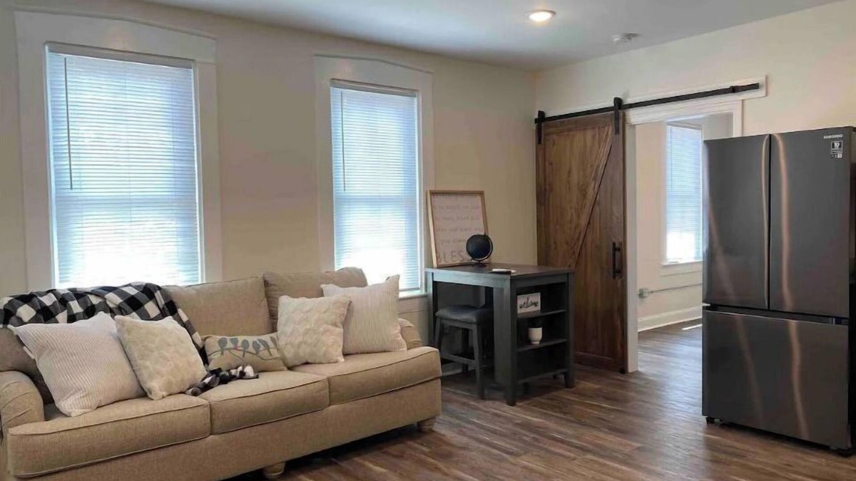 Lancaster Apartment | Brand New Apartment with Off Street Parking 1