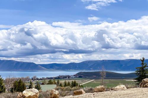 Sweetwater House | Brand New Bear Lake Beach Cottage in Sweetwater