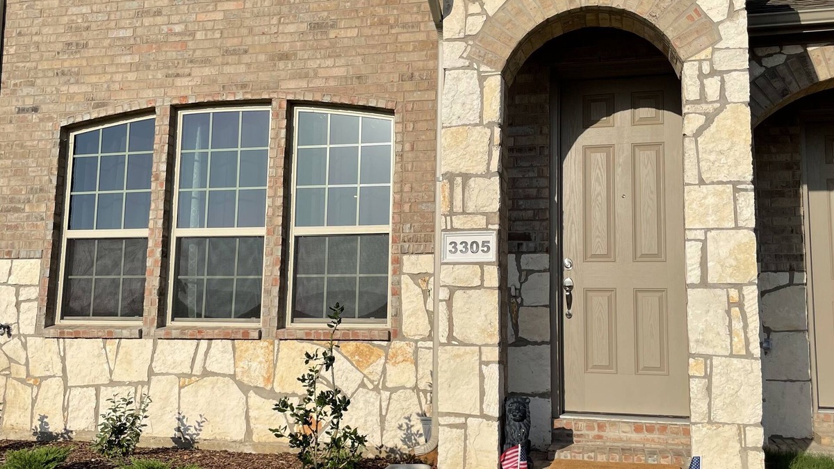 Denton House | Brand new charming 2 bedroom Townhouse get away
