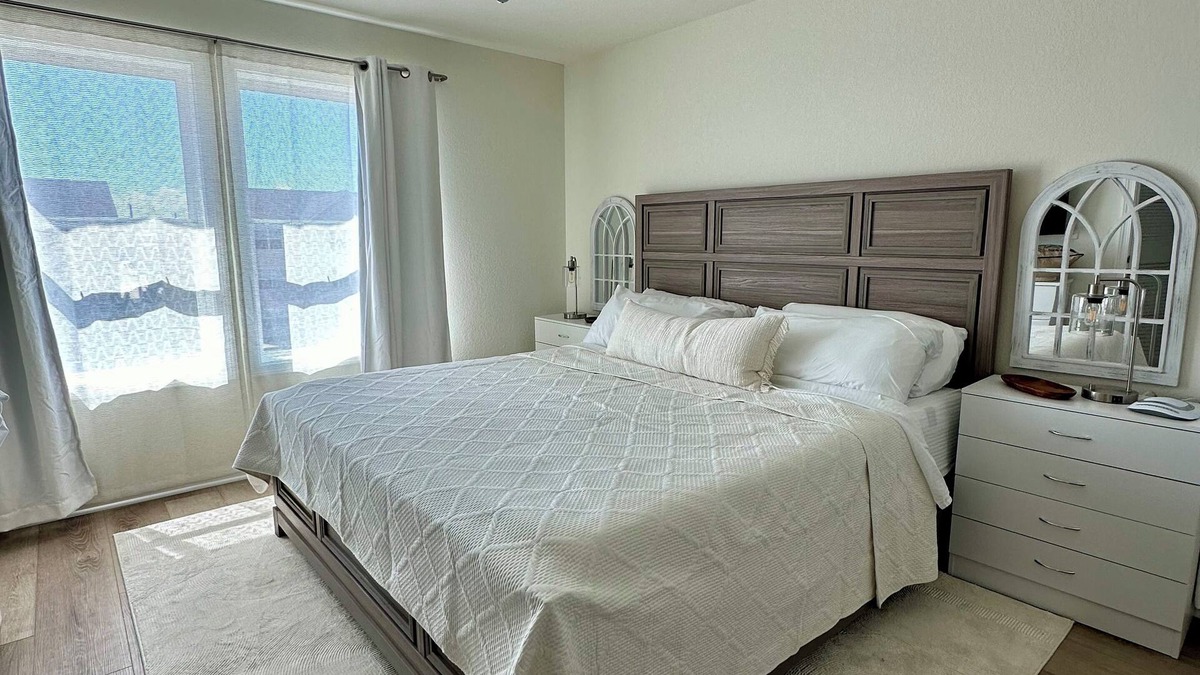 Corolla Condo | #Brand New Condo. The Escape OBX-Cozy Condo-Walk to Beach, Shops, Restaurants