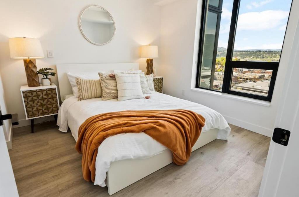 Downtown Kelowna Apartment | Brand New Condo with Stunning Lake Views in Tower Downtown 1306