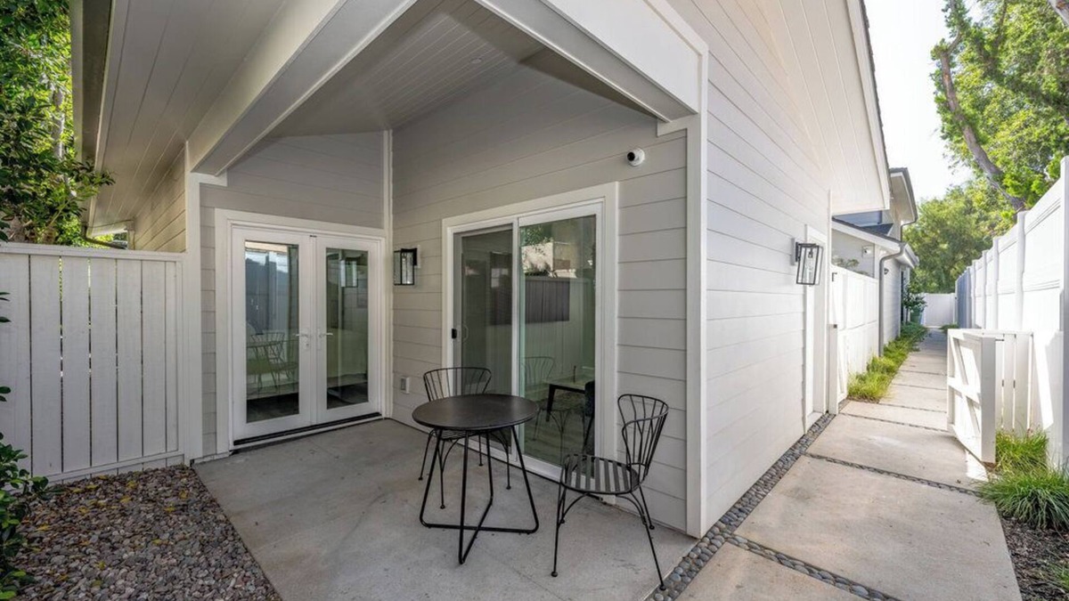 Sherman Oaks Cottage | Brand New Construction- 1 Bdrm Guest House- Sherman Oaks