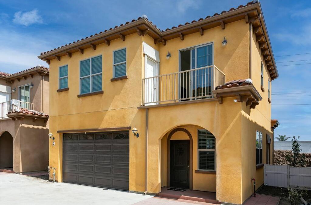 Lomita House | BRAND NEW - Cozy, Central, Private, All Amenities