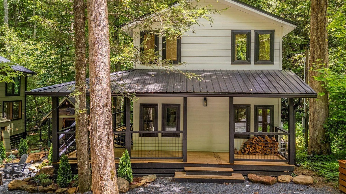 Rocky Grove Cabin | Brand New Dolly’s Mountain Retreat