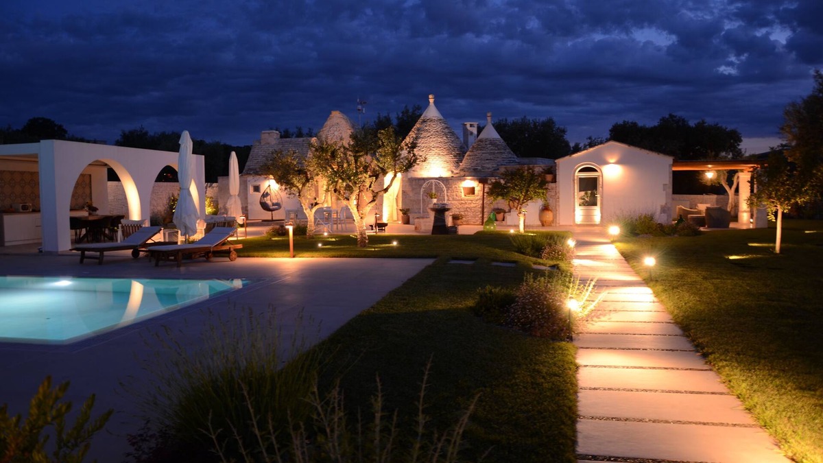 Castellana Grotte Villa | Brand new facility with swimming pool, surrounded by greenery complete with all the comforts