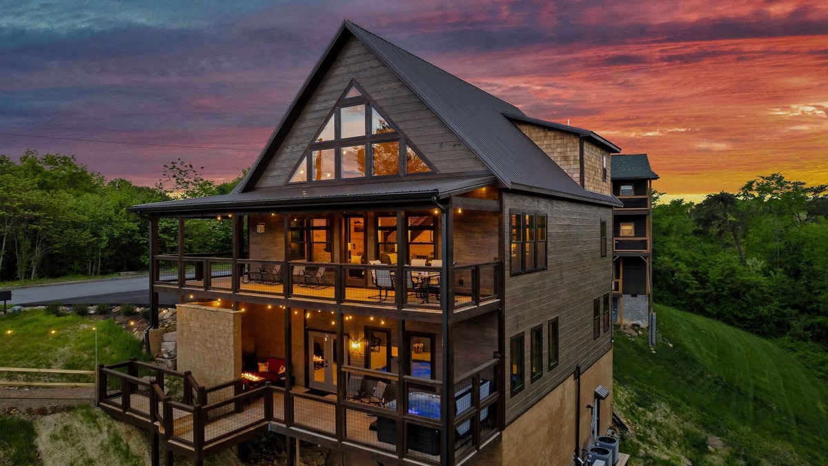 Sevierville House | Brand NEW. FALL Discounts-/Hot Tub/Indoor Pool/Fire Pit