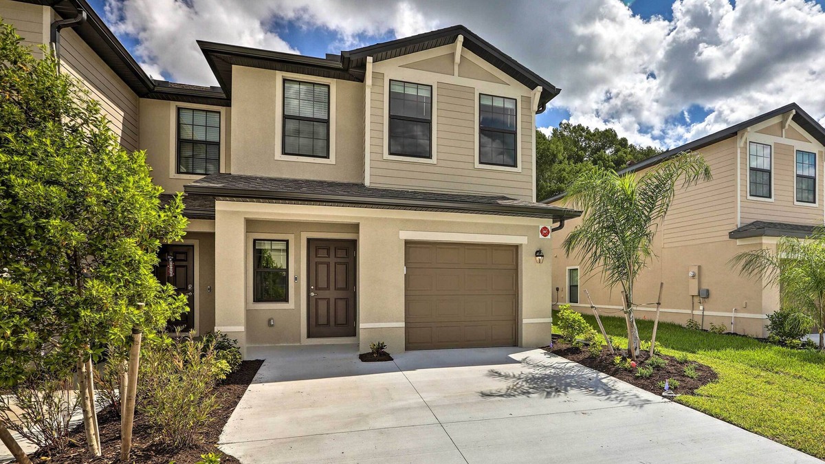 River Hall House | Brand New Fort Myers Townhome: Community Pool
