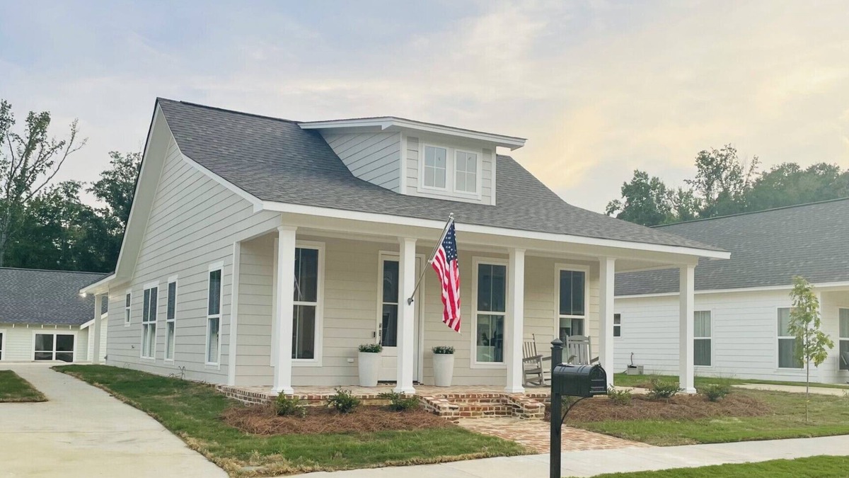 Starkville House | BRAND NEW GAMEDAY HOUSE in STARKVILLE! 3-Bedrooms/2 BA, 2-miles to campus!