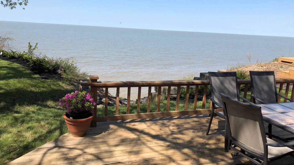 Vermilion House | BRAND NEW ! GORGEOUS 3 BEDROOM LAKEFRONT IN VERMILION