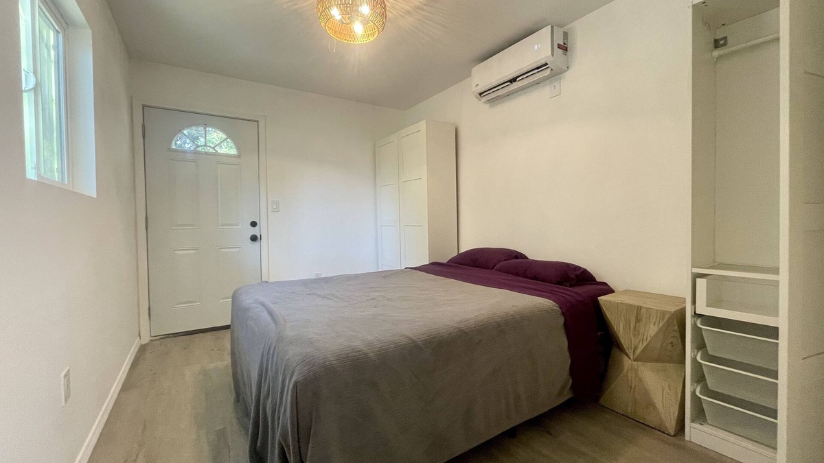 North Hollywood Cottage | BRAND NEW Guesthouse in BEST LOCATION in NoHo!