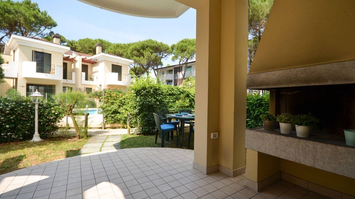 Bibione Pineda Apartment | Brand new holiday flat with private garden and shared swimming pool